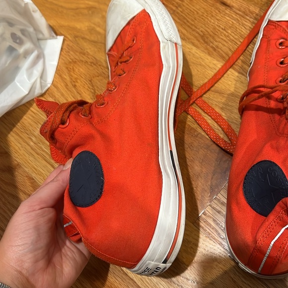 Converse Tomato Red Canvas High Top men’s 11 women’s 13 - Picture 3 of 5